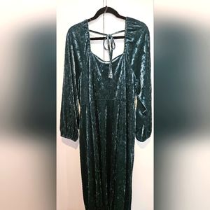 Green Crushed Velvet Dress Midi 3/4 sleeves Empire Waist